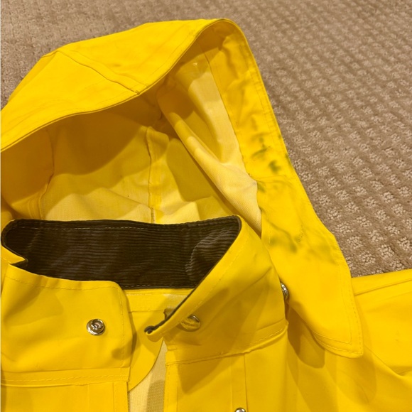 CARHARTT rain coat XL. Husband was a 2XL and it fit him! - Picture 4 of 5